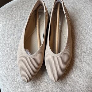 Women’s Flats Beige